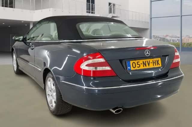 Mercedes-Benz CLK-Klasse (2004) thumbnail 5