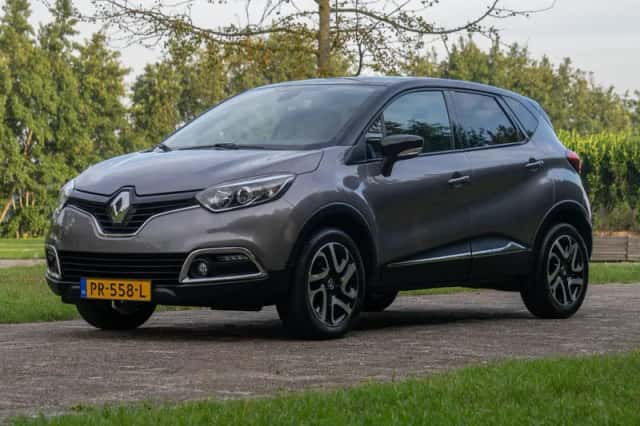 Renault Captur (2017) thumbnail 2