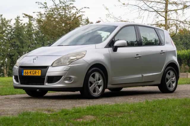 Renault Scénic (2009) thumbnail 2