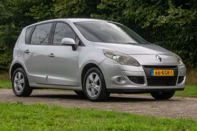 Renault Scénic (2009) thumbnail 3