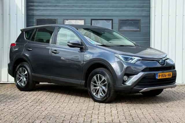 Toyota RAV4 (2017) thumbnail 4