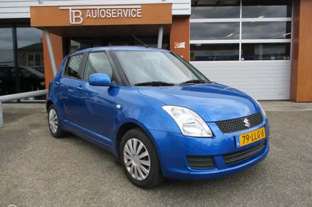Suzuki Swift (2010) thumbnail 1
