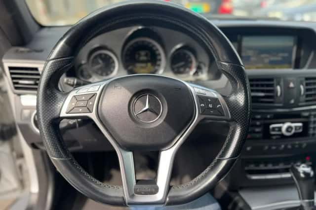 Mercedes-Benz E-Klasse (2011) thumbnail 6