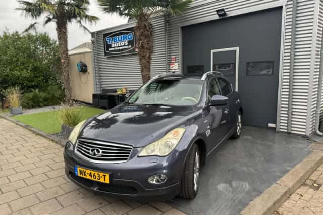 Infiniti EX (2010) thumbnail 3