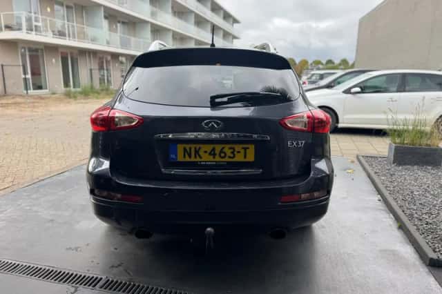 Infiniti EX (2010) thumbnail 6