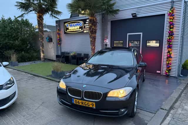 BMW 5-Serie (2011) thumbnail 2