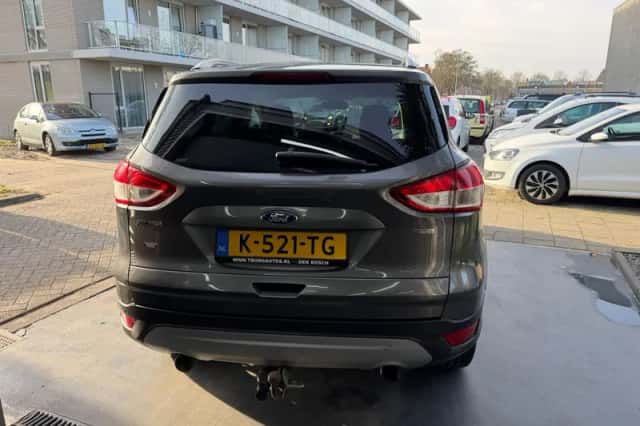 Ford Kuga (2014) thumbnail 5