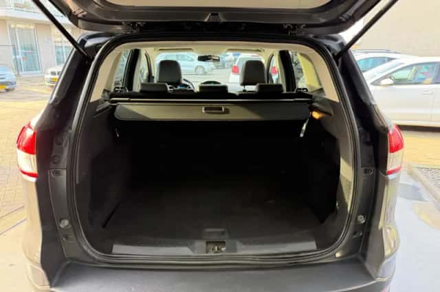 Ford Kuga (2014) thumbnail 6