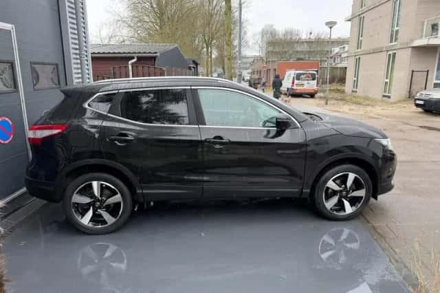 Nissan Qashqai (2015) thumbnail 2