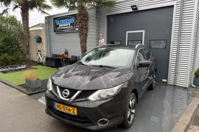Nissan Qashqai (2015) thumbnail 3