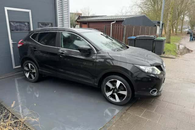 Nissan Qashqai (2015) thumbnail 4