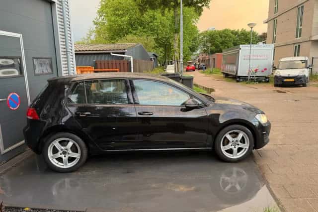 Volkswagen Golf (2013) thumbnail 2
