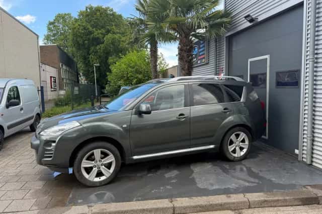 Peugeot 4007 (2008) thumbnail 2