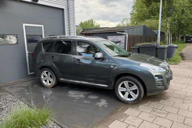 Peugeot 4007 (2008) thumbnail 4