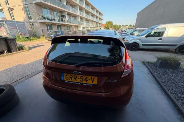 Ford Fiesta (2013) thumbnail 5