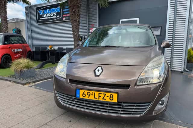 Renault Grand Scénic (2010) thumbnail 1