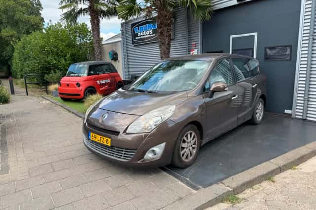 Renault Grand Scénic (2010) thumbnail 4
