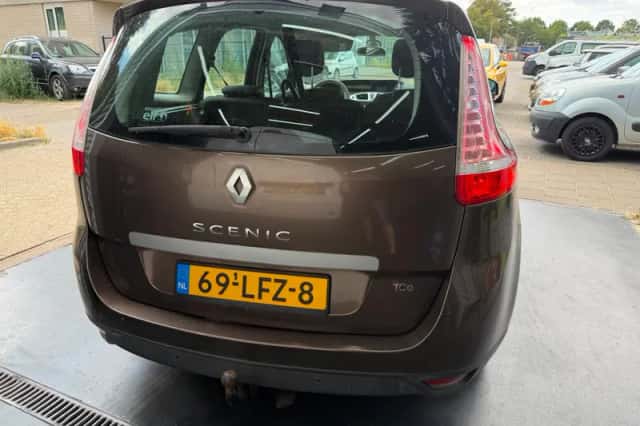 Renault Grand Scénic (2010) thumbnail 5