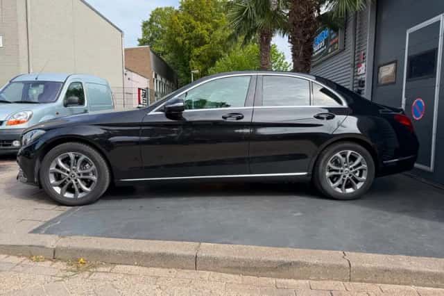 Mercedes-Benz C-Klasse (2015) thumbnail 3