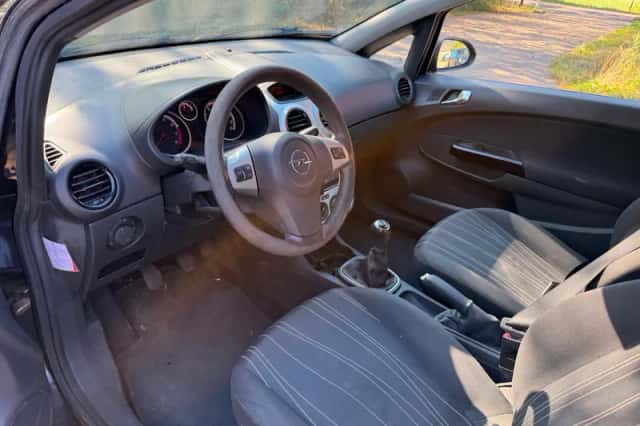 Opel Corsa (2008) thumbnail 5