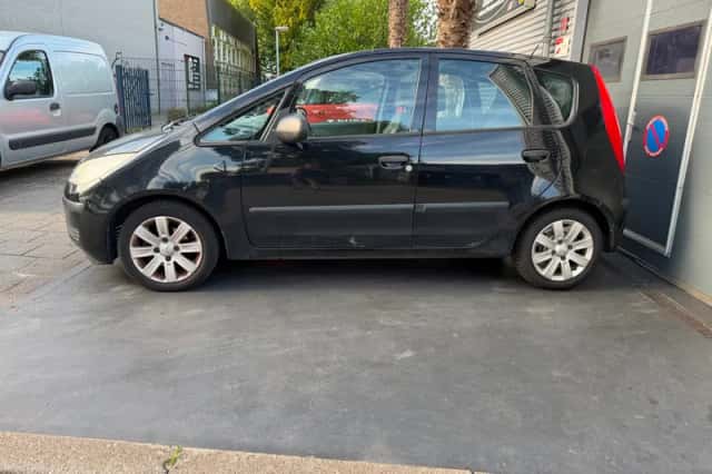 Mitsubishi Colt (2005) thumbnail 2