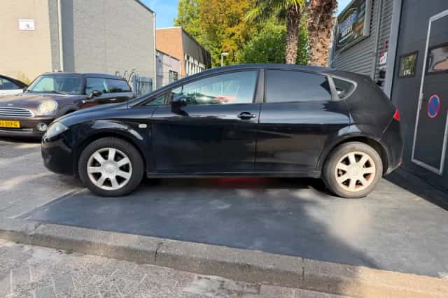 SEAT Leon (2007) thumbnail 2