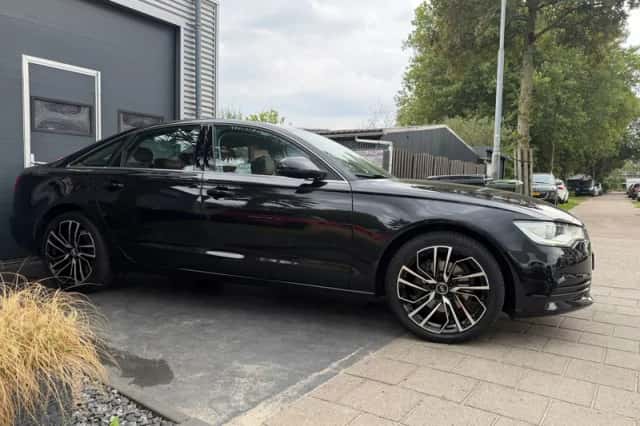 Audi A6 (2012) thumbnail 2