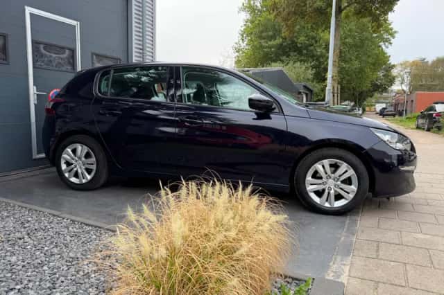 Peugeot 308 (2014) thumbnail 4