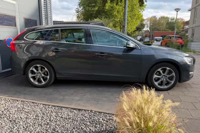 Volvo V60 (2013) thumbnail 4