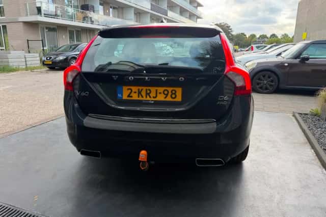 Volvo V60 (2013) thumbnail 5