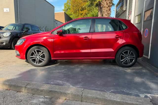 Volkswagen Polo (2017) thumbnail 2