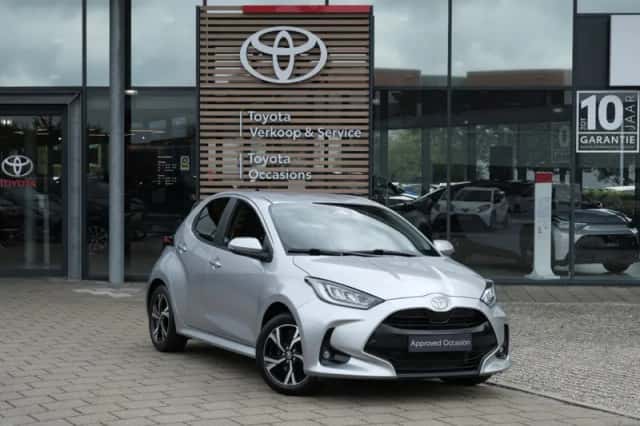 Toyota Yaris (2025) thumbnail 1