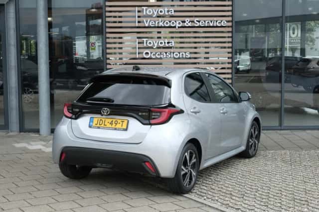 Toyota Yaris (2025) thumbnail 4