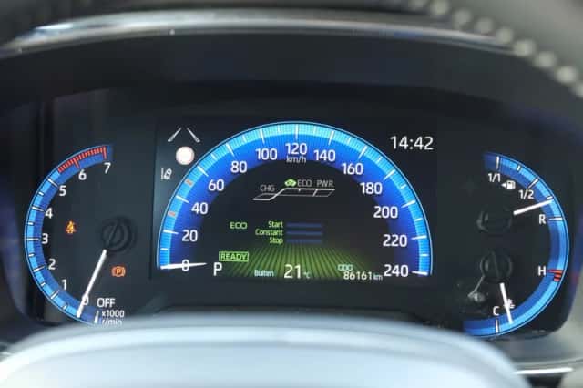 Toyota Corolla (2022) thumbnail 2