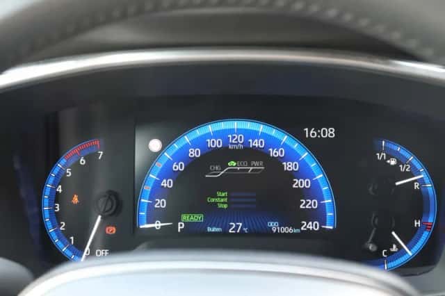Toyota Corolla (2020) thumbnail 3