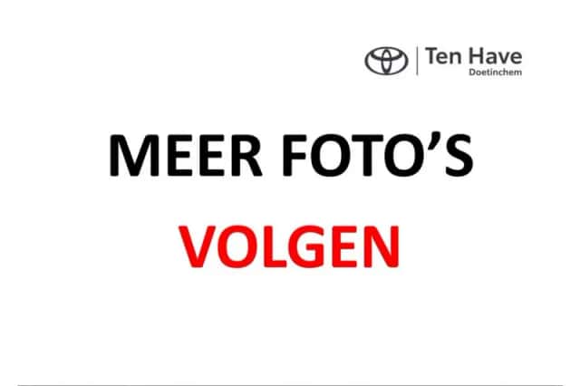 Toyota RAV4 (2021) thumbnail 2