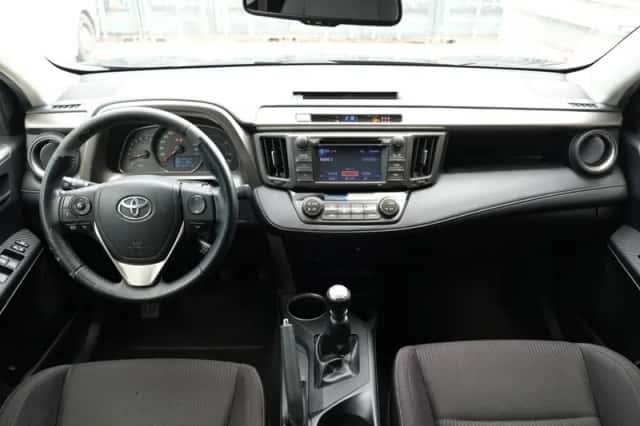 Toyota RAV4 (2014) thumbnail 3