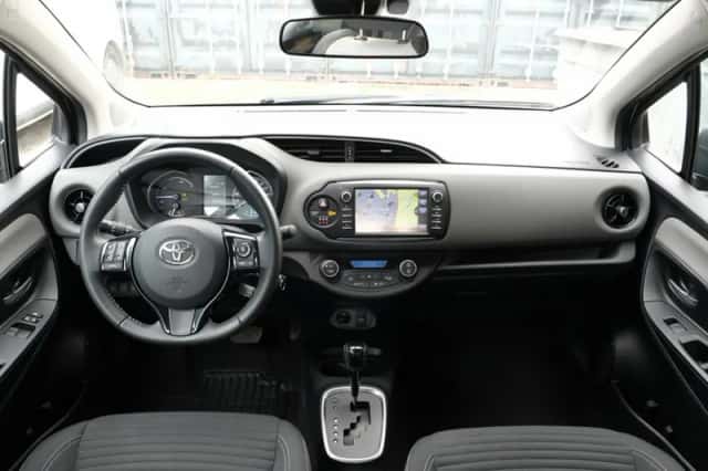 Toyota Yaris (2018) thumbnail 4