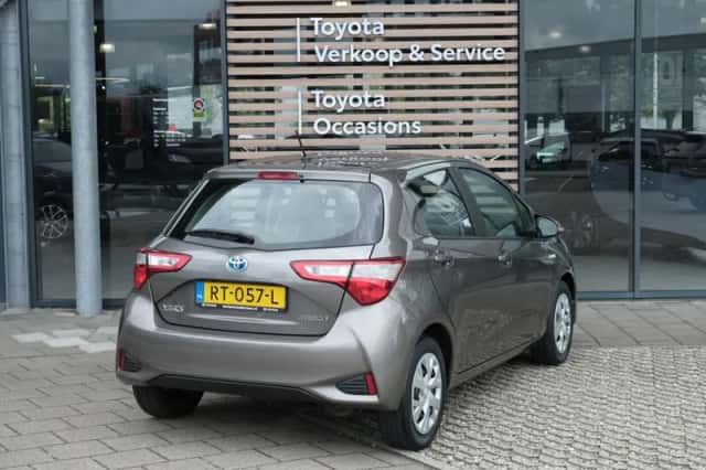 Toyota Yaris (2018) thumbnail 5