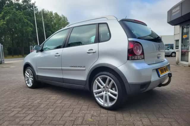 Volkswagen Polo (2008) thumbnail 2