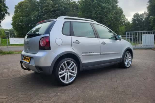 Volkswagen Polo (2008) thumbnail 3