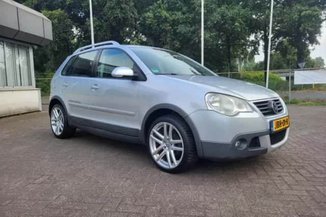 Volkswagen Polo (2008) thumbnail 4