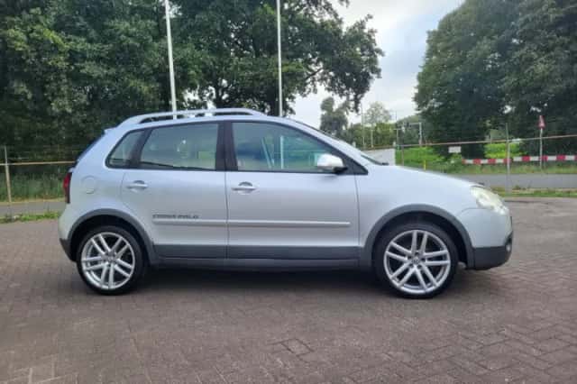 Volkswagen Polo (2008) thumbnail 5