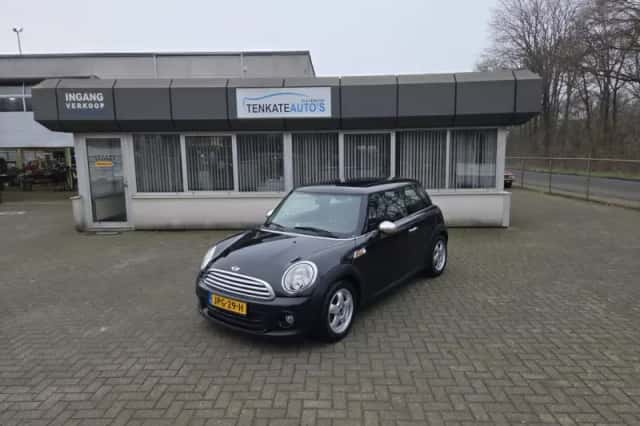 MINI One (2010) thumbnail 3