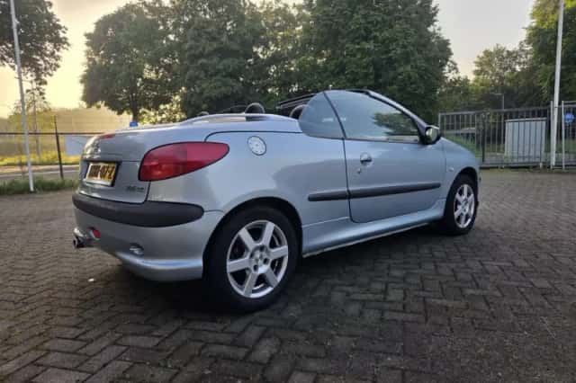 Peugeot 206 (2001) thumbnail 4