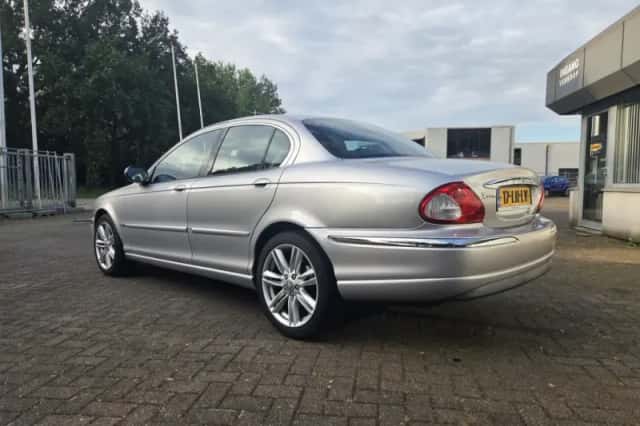 Jaguar X-Type (2003) thumbnail 2