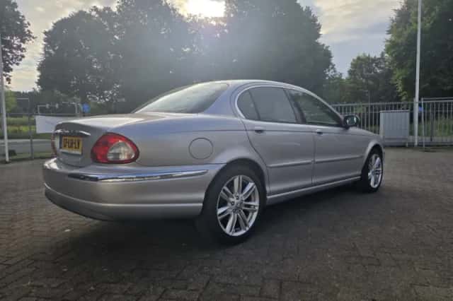 Jaguar X-Type (2003) thumbnail 3