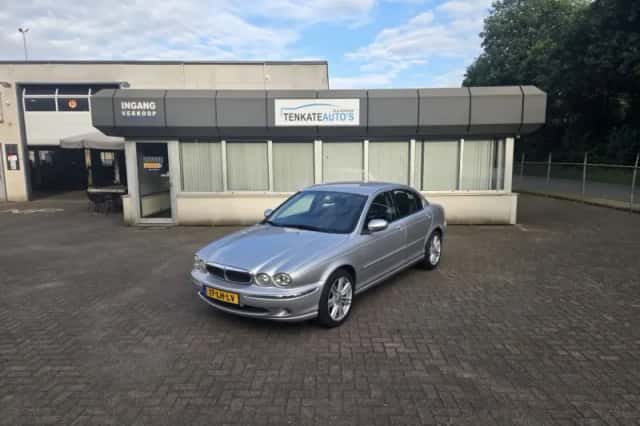 Jaguar X-Type (2003) thumbnail 4