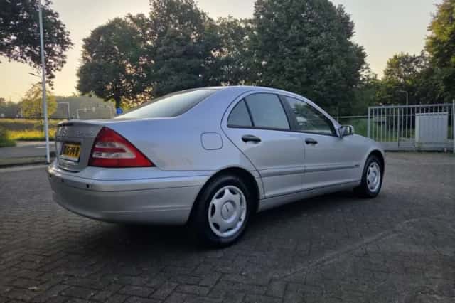 Mercedes-Benz C-Klasse (2003) thumbnail 3