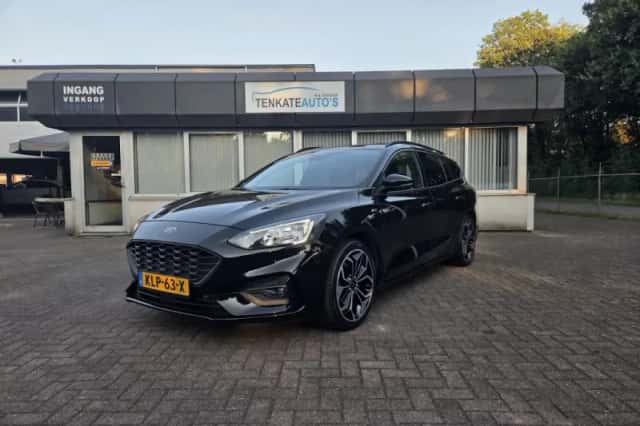 Ford Focus (2021) thumbnail 1